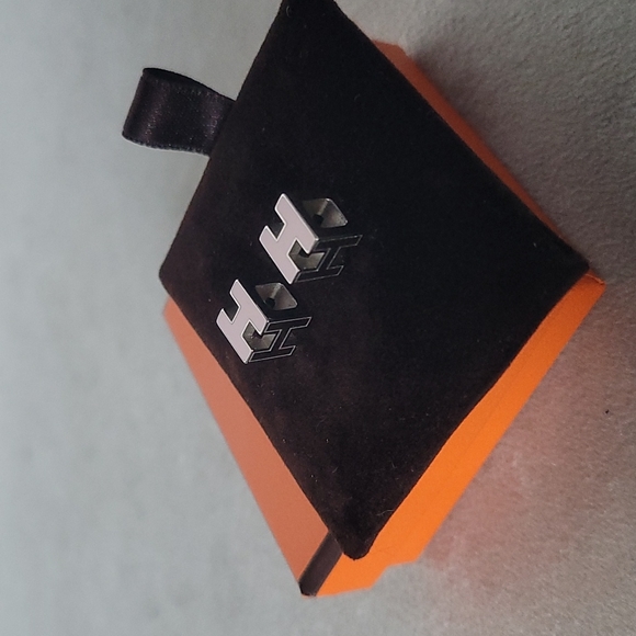 Hermes Baby Pink H Block Earrings - Picture 4 of 6